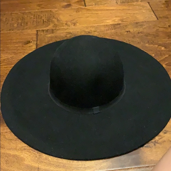 vestique Accessories - Women’s Wool Black Hat